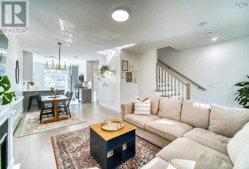 186 Nadia Drive, Dartmouth, NS - Indoor Photo Showing Living Room