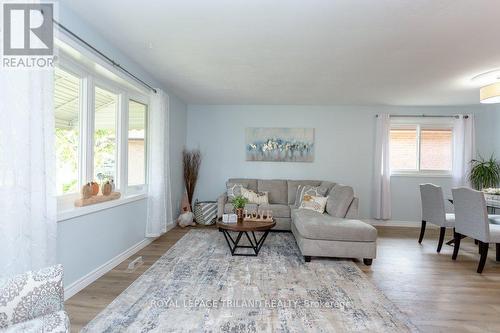 11 Gustin Place, St. Thomas, ON - Indoor Photo Showing Living Room