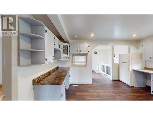 1562 Maple Drive, Quesnel, BC - Indoor Photo Showing Kitchen