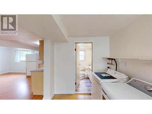 1562 Maple Drive, Quesnel, BC - Indoor Photo Showing Laundry Room