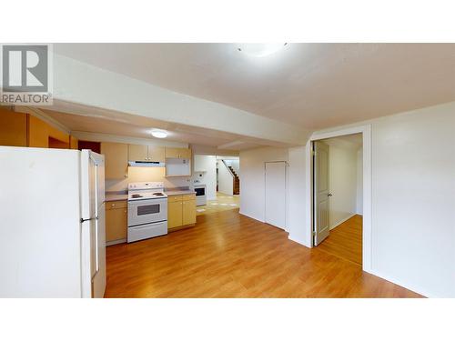 1562 Maple Drive, Quesnel, BC - Indoor Photo Showing Kitchen