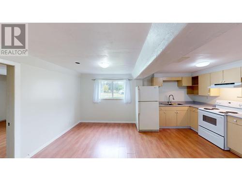 1562 Maple Drive, Quesnel, BC - Indoor Photo Showing Kitchen