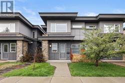 2014 35 Avenue SW  Calgary, AB T2T 2E1