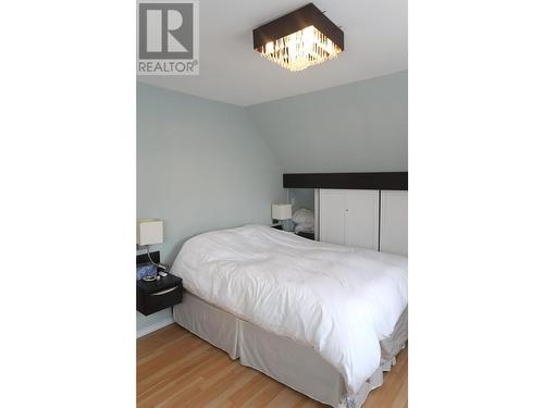 1912 Abbott Street, Kelowna, BC - Indoor Photo Showing Bedroom