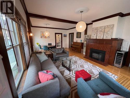 1912 Abbott Street, Kelowna, BC - Indoor Photo Showing Living Room With Fireplace