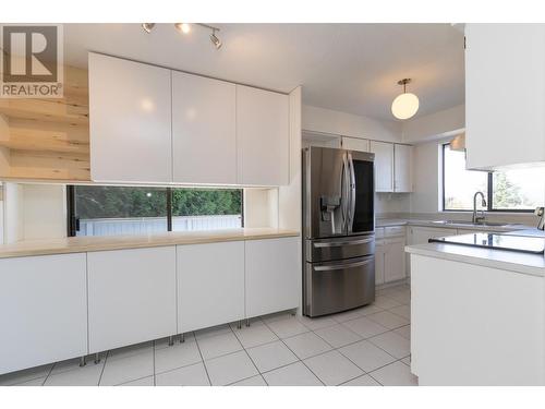 7871 Morley Street, Burnaby, BC - Indoor Photo Showing Kitchen