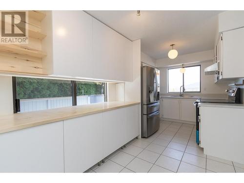 7871 Morley Street, Burnaby, BC - Indoor Photo Showing Kitchen