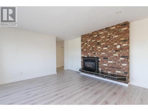 7871 Morley Street, Burnaby, BC - Indoor Photo Showing Living Room With Fireplace