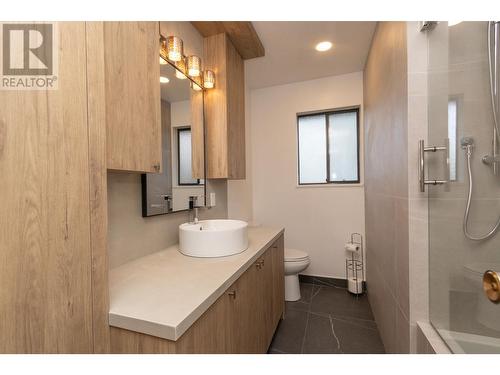 7871 Morley Street, Burnaby, BC - Indoor Photo Showing Bathroom