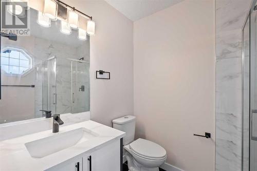 135 Mt Apex Crescent Se, Calgary, AB - Indoor Photo Showing Bathroom