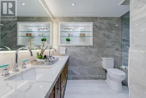 1102 - 280 Simcoe Street, Toronto, ON - Indoor Photo Showing Bathroom