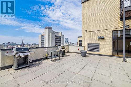 1102 - 280 Simcoe Street, Toronto, ON - Outdoor