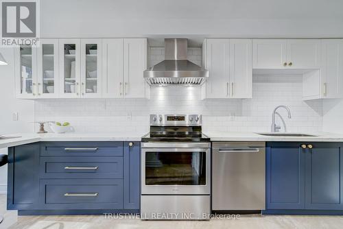 1102 - 280 Simcoe Street, Toronto, ON - Indoor Photo Showing Kitchen With Stainless Steel Kitchen With Upgraded Kitchen