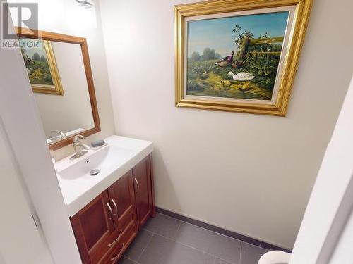 1-6730 Cranberry Street, Powell River, BC - Indoor Photo Showing Bathroom