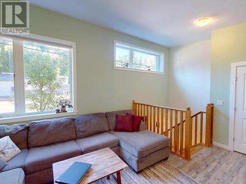 1-6730 Cranberry Street, Powell River, BC - Indoor Photo Showing Living Room