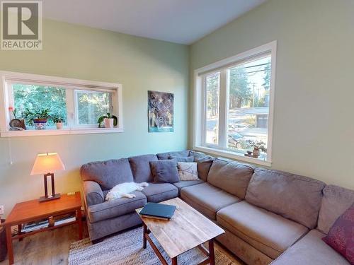 1-6730 Cranberry Street, Powell River, BC - Indoor Photo Showing Living Room