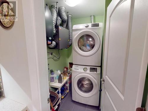 1-6730 Cranberry Street, Powell River, BC - Indoor Photo Showing Laundry Room