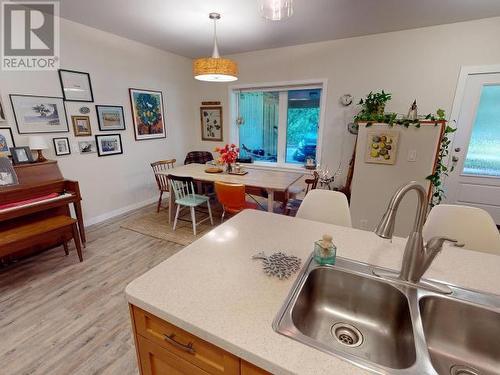 1-6730 Cranberry Street, Powell River, BC - Indoor Photo Showing Dining Room