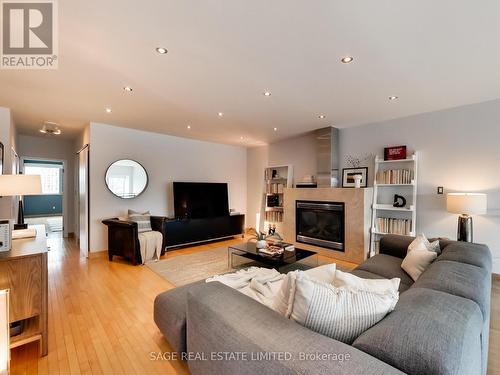 Ph616 - 160 Baldwin Street, Toronto, ON - Indoor Photo Showing Living Room With Fireplace