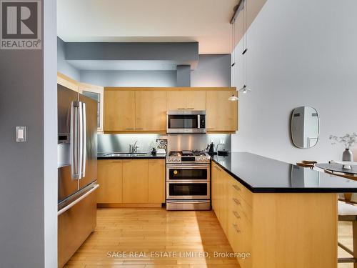 Ph616 - 160 Baldwin Street, Toronto, ON - Indoor Photo Showing Kitchen