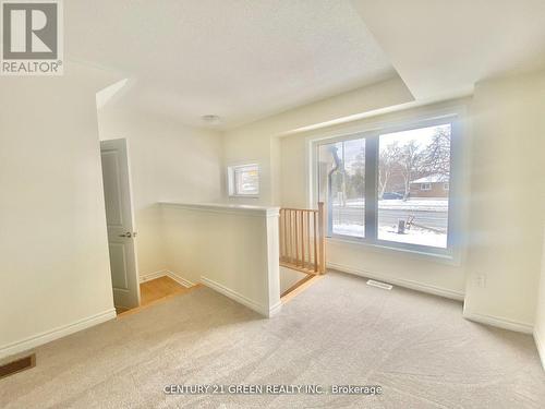 460 Okanagan Path, Oshawa, ON - Indoor Photo Showing Other Room