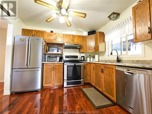 8 Lancefield Place, Chatham, ON - Indoor Photo Showing Kitchen