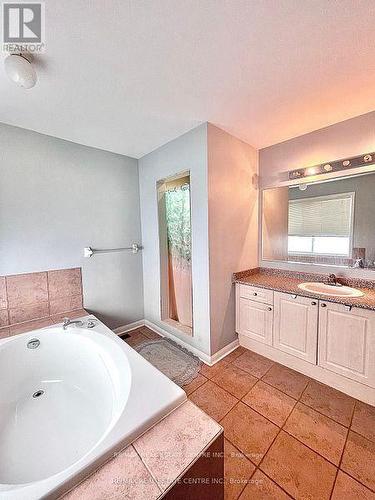 1411 Duval Drive, Mississauga, ON - Indoor Photo Showing Bathroom