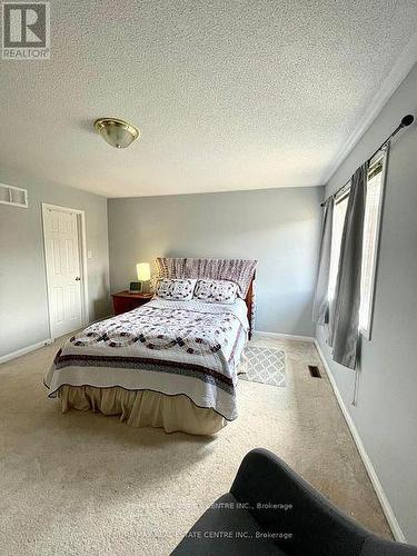 1411 Duval Drive, Mississauga, ON - Indoor Photo Showing Bedroom