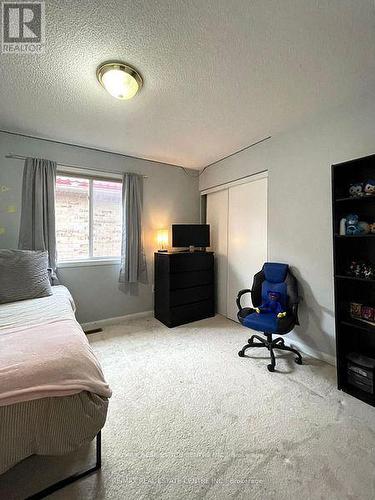 1411 Duval Drive, Mississauga, ON - Indoor Photo Showing Bedroom