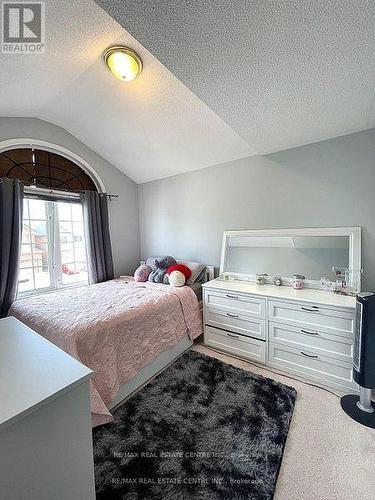 1411 Duval Drive, Mississauga, ON - Indoor Photo Showing Bedroom