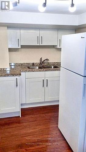 1411 Duval Drive, Mississauga, ON - Indoor Photo Showing Kitchen