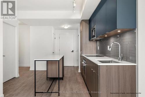 1210 - 220 Missinnihe Way, Mississauga, ON - Indoor Photo Showing Kitchen