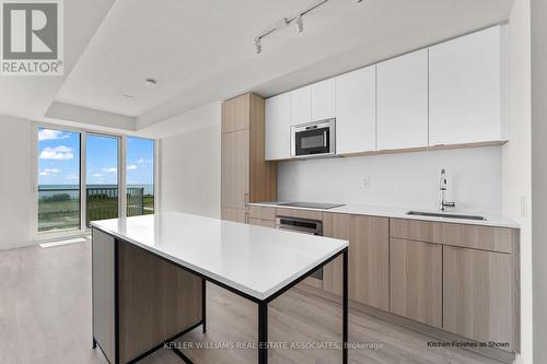 1210 - 220 Missinnihe Way, Mississauga, ON - Indoor Photo Showing Kitchen