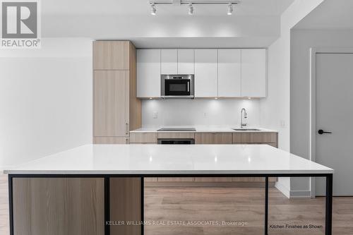 1210 - 220 Missinnihe Way, Mississauga, ON - Indoor Photo Showing Kitchen