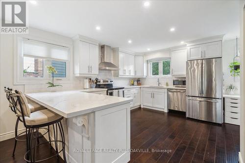 5042 Brady Avenue, Burlington, ON - Indoor Photo Showing Kitchen With Stainless Steel Kitchen With Upgraded Kitchen