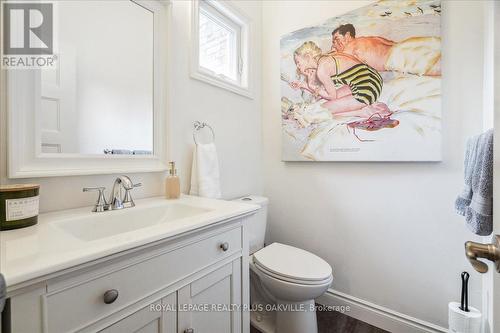 5042 Brady Avenue, Burlington, ON - Indoor Photo Showing Bathroom