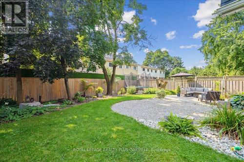 5042 Brady Avenue, Burlington, ON - Outdoor With Backyard