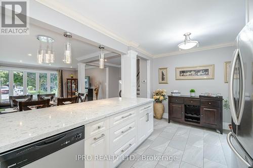 6 Staveley Crescent, Brampton, ON - Indoor Photo Showing Kitchen