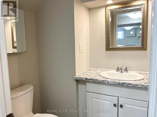 81 Walter Avenue, Newmarket, ON - Indoor Photo Showing Bathroom