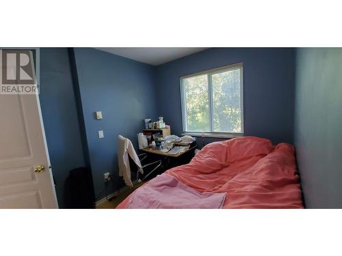 Room In Shared 12331 Mcneely Drive, Richmond, BC - Indoor Photo Showing Bedroom