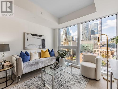 1109 - 82 Dalhousie Street, Toronto, ON - Indoor Photo Showing Living Room