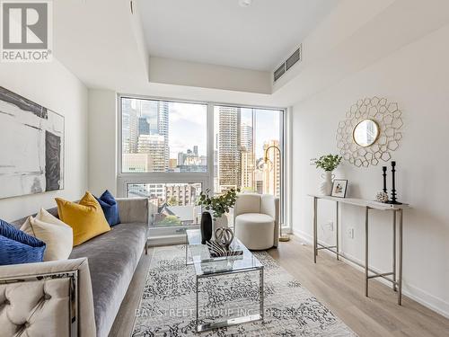 1109 - 82 Dalhousie Street, Toronto, ON - Indoor Photo Showing Living Room