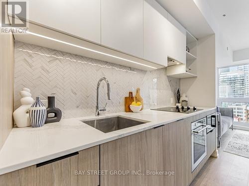 1109 - 82 Dalhousie Street, Toronto, ON - Indoor Photo Showing Kitchen With Upgraded Kitchen