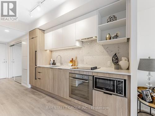 1109 - 82 Dalhousie Street, Toronto, ON - Indoor Photo Showing Kitchen