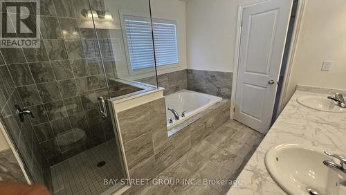 636 Lemay Grove, Smith-Ennismore-Lakefield, ON - Indoor Photo Showing Bathroom