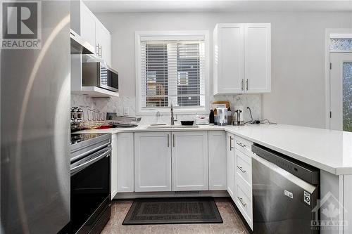 3072 Travertine Way, Ottawa, ON - Indoor Photo Showing Kitchen