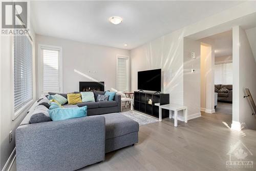 3072 Travertine Way, Ottawa, ON - Indoor Photo Showing Living Room