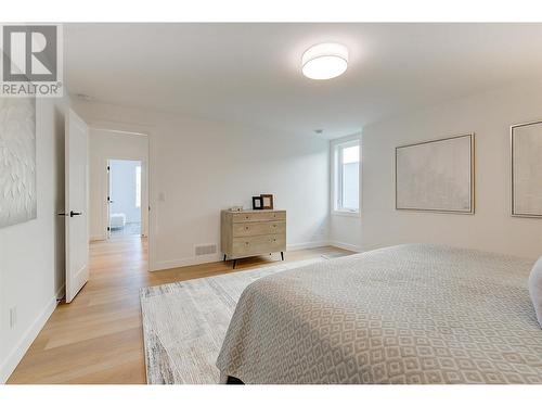 10198 Beacon Hill Drive, Lake Country, BC - Indoor Photo Showing Bedroom