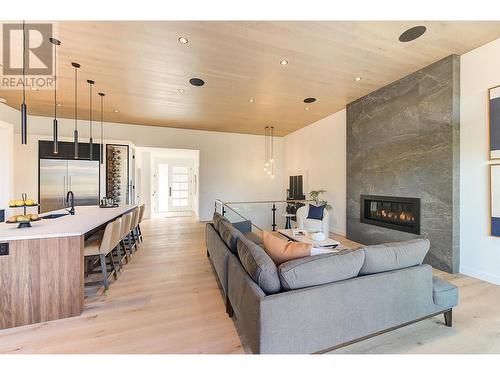 10198 Beacon Hill Drive, Lake Country, BC - Indoor Photo Showing Living Room With Fireplace