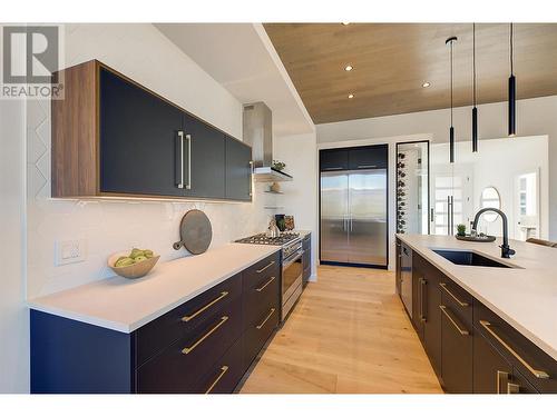 10198 Beacon Hill Drive, Lake Country, BC - Indoor Photo Showing Kitchen With Upgraded Kitchen